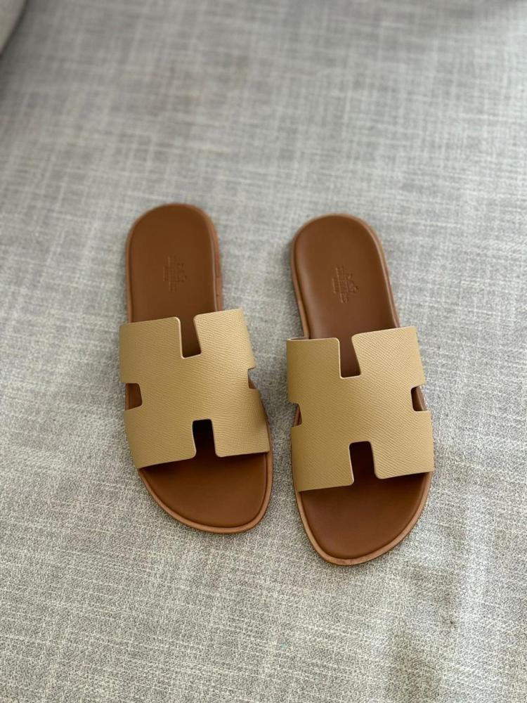 Hermès Izmir Beige Leather Slippers