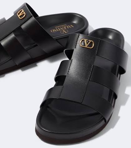 Valentino Garavani VLogo Signature Slide Sandal in Black Calfskin